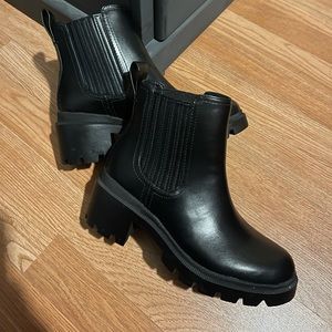 Universal Thread--Black Boots